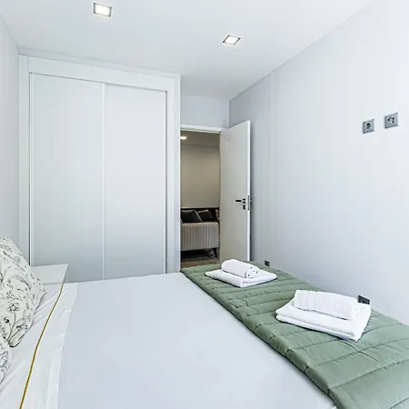 Beachfront Bliss Balcony 아파트 포티마오